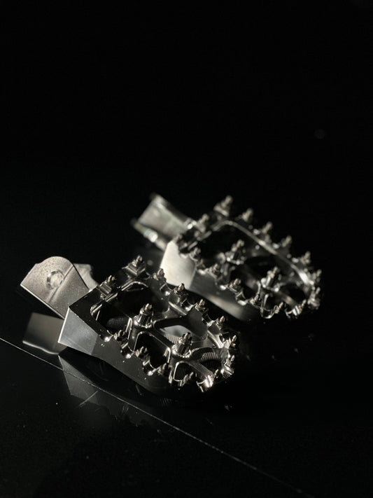 Upgraded Chrome Pegs