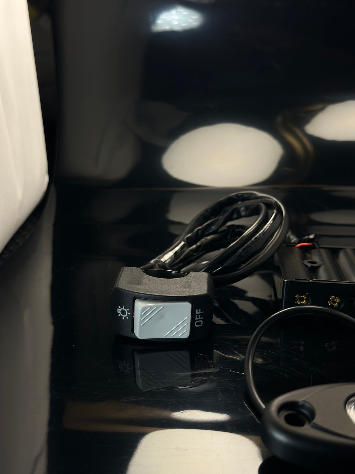 Battery Powered Rock Light